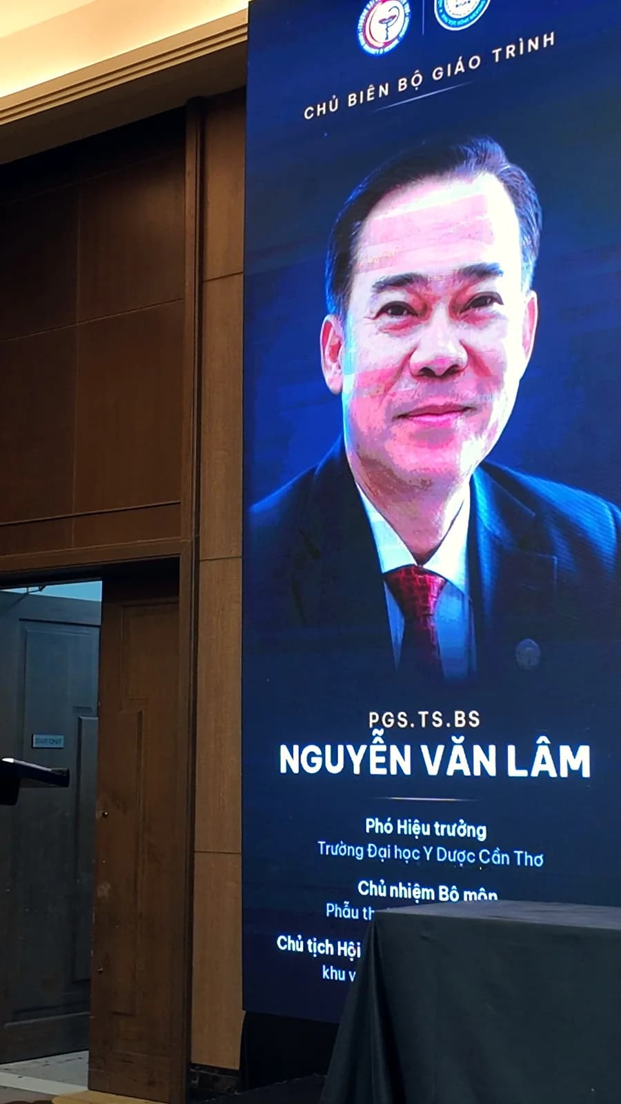 The screen introducing editor-in-chief Assoc. Prof. Nguyen Van Lam