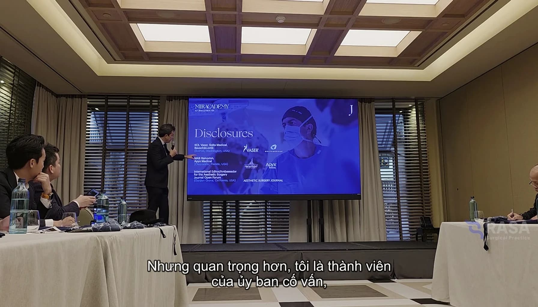 Dr. Mir lecture setting in the Mir Academy body contouring education program