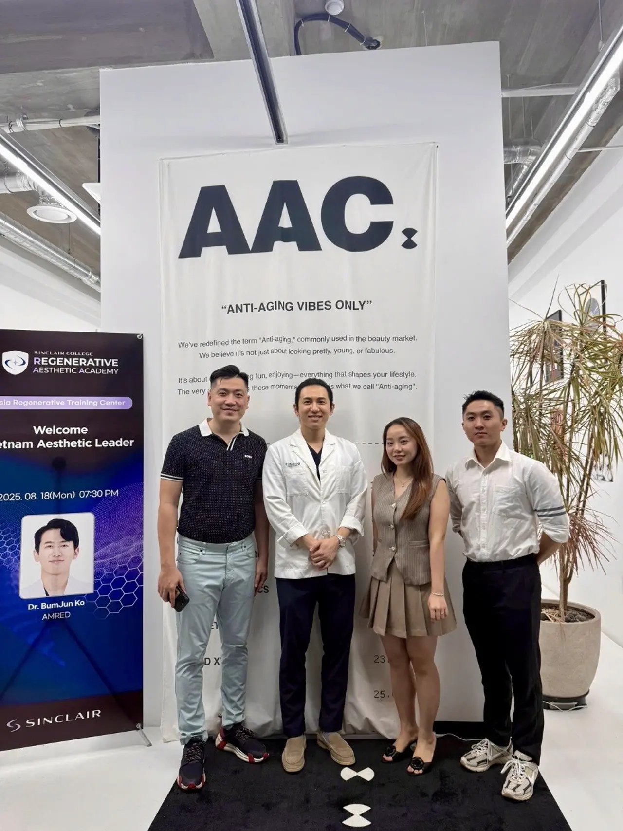 Dr. Le Trung Kien at Sinclair College Regenerative Aesthetic Academy in South Korea
