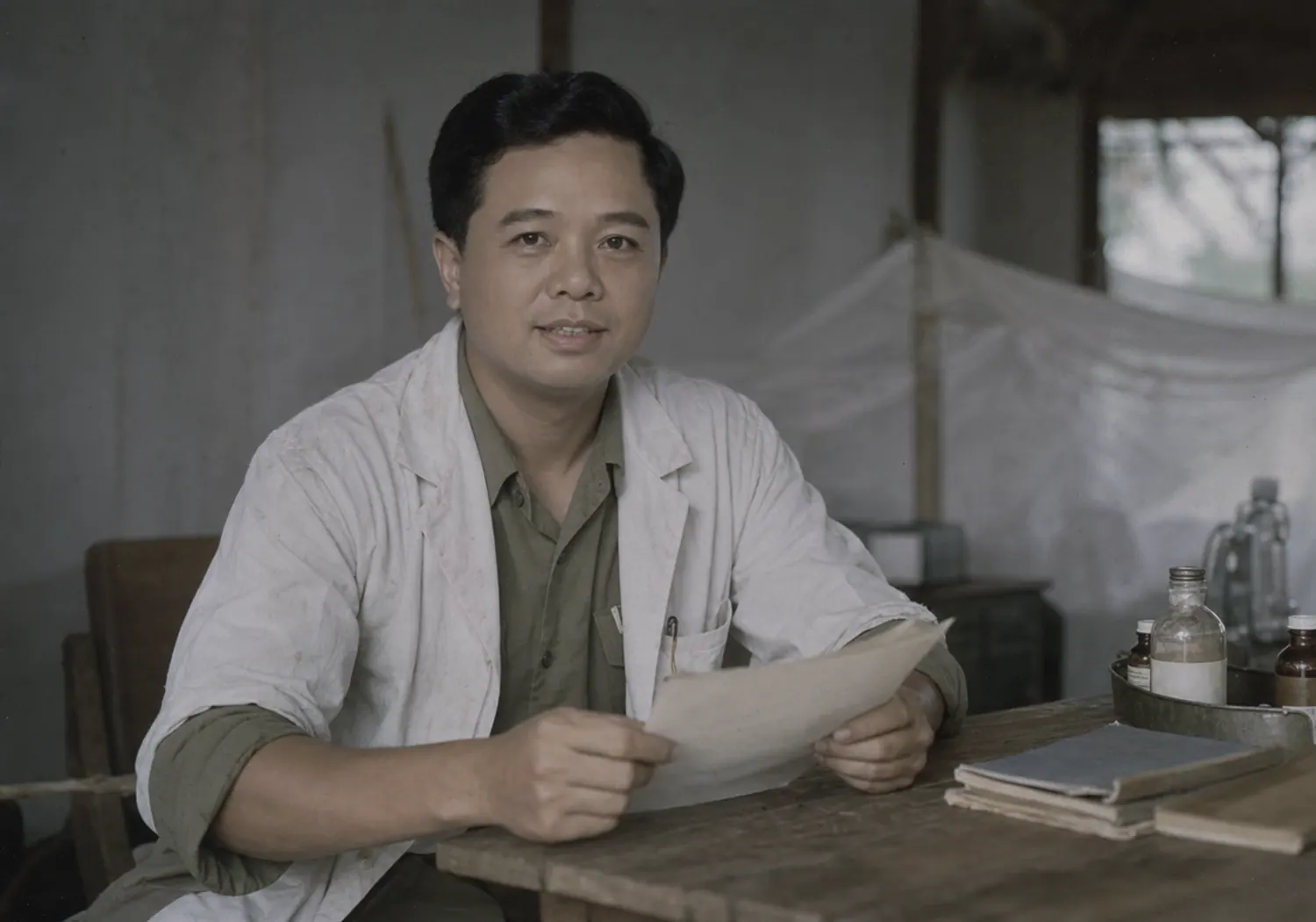 Bác sĩ Nguyễn Minh Hải thời trẻ trong bối cảnh quân y Bắc Lào giai đoạn 1987-1988